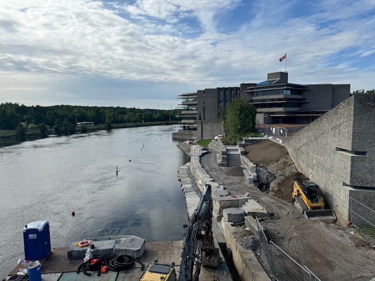 Riverbank beside Bata Library